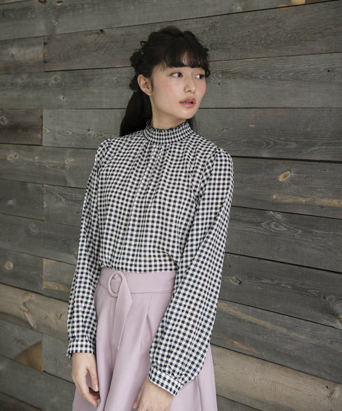 OLIVE des OLIVE（オリーブデオリーブ）の「プチハイ　ギンガムブラウス（シャツ/ブラウス・レディース・ネイビー/ブラック/ベージュ・FREE）」の2枚目の写真