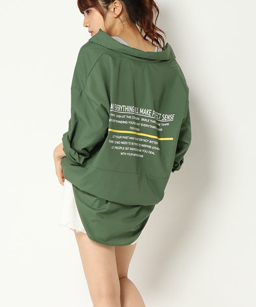 VENCEEXCHANGE（ヴァンスエクスチェンジ）の「バックプリントビッグシルエットシャツ（シャツ/ブラウス・レディース・ブラック/オフホワイト/ダークオリーブ・M）」の11枚目の写真