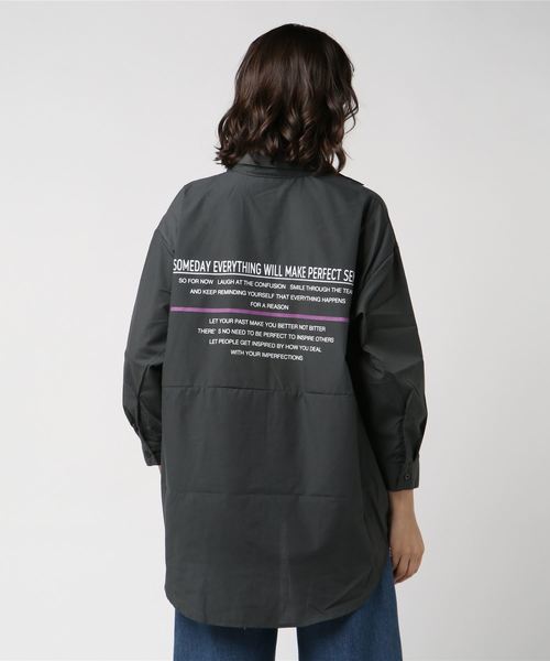 VENCEEXCHANGE（ヴァンスエクスチェンジ）の「バックプリントビッグシルエットシャツ（シャツ/ブラウス・レディース・ブラック/オフホワイト/ダークオリーブ・M）」の6枚目の写真