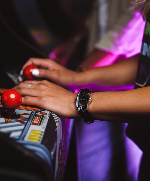 HAMILTON [ハミルトン] 腕時計 Ventura （ベンチュラ） クオーツ 50.30