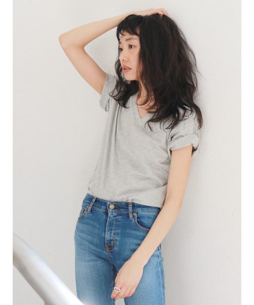 Ungrid(アングリッド)の「BASIC VネックTee(Tシャツ/カットソー・レディース・ライトグレー/ブラック/オフホワイト・FREE)」の11枚目の写真