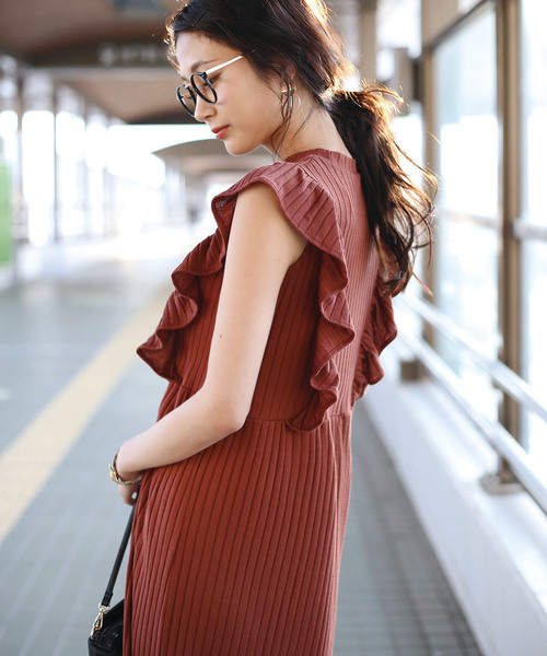 Bab Bou Jeloud(バブブージュルード)の「【WEB限定】◆大人可愛い◆ワイドリブフリルマキシワンピース(ワンピース・レディース・ブラック/ブラウン/グレー/アイボリー・38)」の4枚目の写真