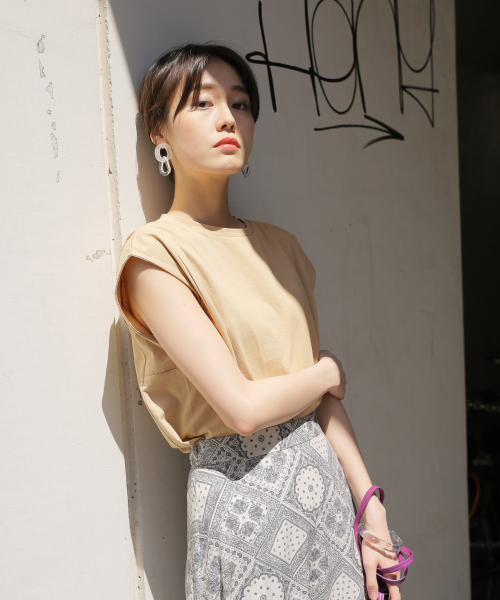 LOWRYS FARM（ローリーズファーム）の「ソデタックＳＳ　833318（Tシャツ/カットソー・レディース・オフホワイト/ブラック/ベージュ/グリーン・FREE）」の14枚目の写真