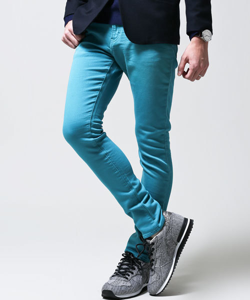 NANO universe（ナノユニバース）の「AKM×nano・universe/ 別注カラージョグデニム（デニムパンツ・メンズ・ホワイト/ブラック/ターコイズブルー/ネイビー/イエロー/ピンク/レッド・LARGE/SMALL/X-LARGE/MEDIUM）」の4枚目の写真