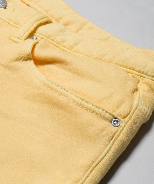 NANO universe（ナノユニバース）の「AKM×nano・universe/ 別注カラージョグデニム（デニムパンツ・メンズ・ホワイト/ブラック/ターコイズブルー/ネイビー/イエロー/ピンク/レッド・LARGE/SMALL/X-LARGE/MEDIUM）」の10枚目の写真