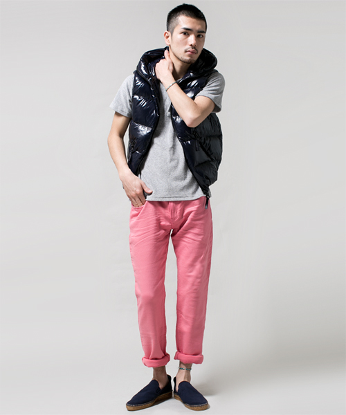 NANO universe（ナノユニバース）の「AKM×nano・universe/ 別注カラージョグデニム（デニムパンツ・メンズ・ホワイト/ブラック/ターコイズブルー/ネイビー/イエロー/ピンク/レッド・LARGE/SMALL/X-LARGE/MEDIUM）」の14枚目の写真