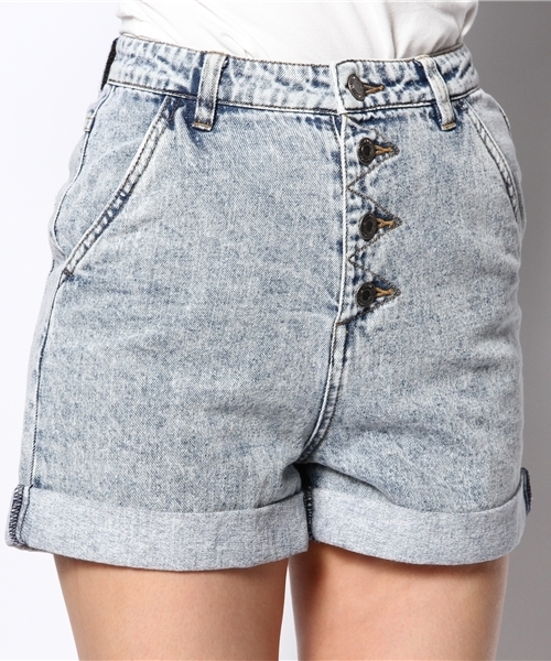 WEGO（ウィゴー）の「WEGO/前ボタンデニムショーツ（デニムパンツ・レディース・ホワイト/インディゴブルー/サックスブルー/ライトインディゴブルー・LARGE/MEDIUM）」の10枚目の写真