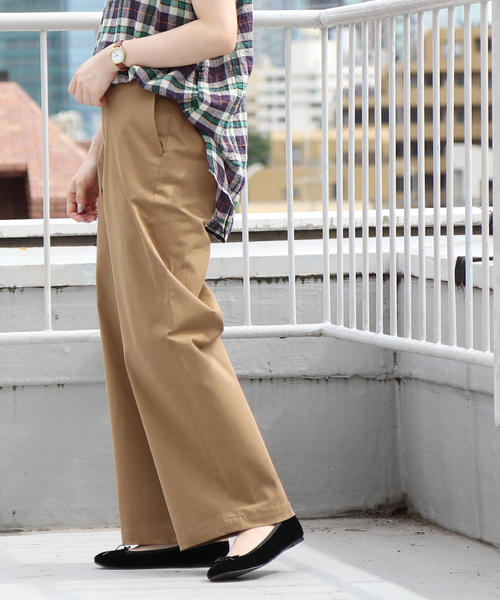 coen（コーエン）の「ベーシックチノストレッチワイドパンツ（その他パンツ・レディース・ベージュ/ネイビー/ダークグリーン・LARGE/MEDIUM/SMALL）」の2枚目の写真