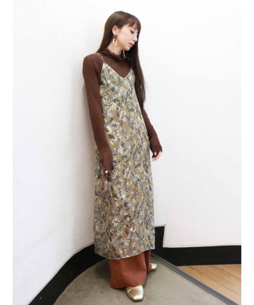 Ungrid（アングリッド）の「ジャカードフラワーキャミワンピース（ワンピース・レディース・パープル/ブラウン/ベージュ・FREE）」の2枚目の写真