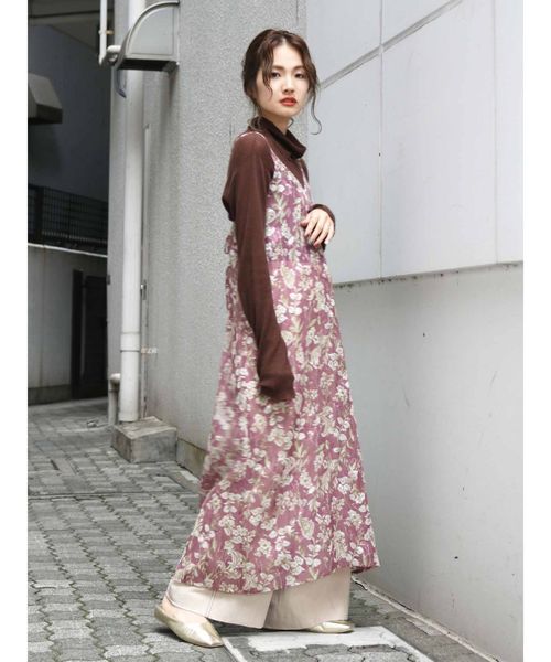 Ungrid（アングリッド）の「ジャカードフラワーキャミワンピース（ワンピース・レディース・パープル/ブラウン/ベージュ・FREE）」の3枚目の写真