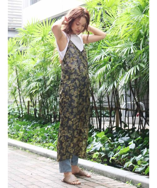 Ungrid（アングリッド）の「ジャカードフラワーキャミワンピース（ワンピース・レディース・パープル/ブラウン/ベージュ・FREE）」の8枚目の写真