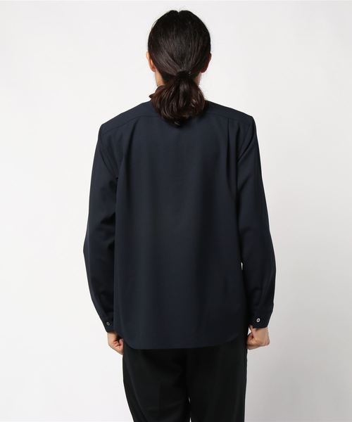 ADAM ET ROPE'（アダムエロペ）の「【MICRO OX】レギュラーカラーシャツ（シャツ/ブラウス・メンズ・チャコールグレー/ホワイト系その他6/ネイビー・L/M）」の5枚目の写真