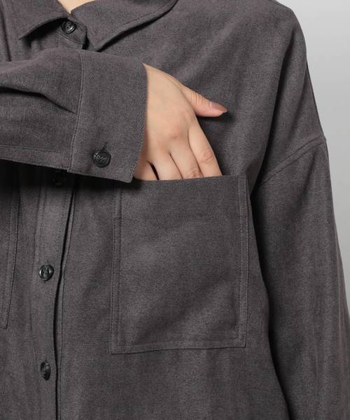 PAGEBOY（ページボーイ）の「ライスコールBIGシャツ（シャツ/ブラウス・レディース・チャコールグレー/キャメル/ダークブラウン/アイボリー/グレイッシュベージュ・FREE）」の22枚目の写真