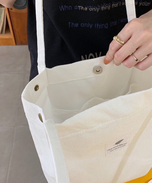 shopnikoniko(ショップニコニコ)の「トートバッグ A4 コーデュロイ キャンバス 推し活 ロゴ(トートバッグ・レディース・ホワイト/ブラック/ブラウン/イエロー/アイボリー/グレー/ブラック系その他/グレー系その他/ホワイト系その他/レオパード/ゼブラ/その他/パープル/ブルー/ピンク・フリー)」の20枚目の写真