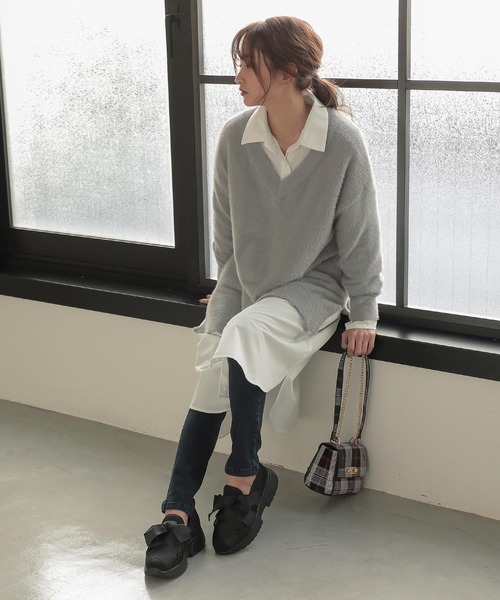 KOBE LETTUCE（コウベレタス）の「前後2way Vネックフラッフィーニットトップス（ニット/セーター・レディース・ホワイト/ベージュ/グレー/ピンク/ダークパープル・FREE）」の16枚目の写真