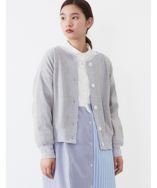 POU DOU DOU（プードゥドゥ）の「ワッフルショートカーディガン（カーディガン/ボレロ・レディース・ブラック/グレー/アイボリー・3）」の8枚目の写真