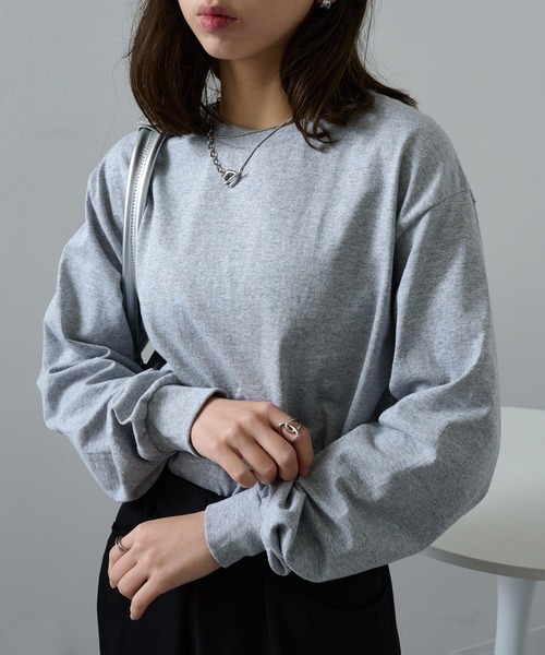 GILDAN（ギルダン）の「目黒蓮さん着用！【GILDAN】6.0オンス USA ウルトラコットンビッグシルエット 袖リブロングスリーブTシャツ 長袖Ｔシャツ 無地ロンT カットソー オーバーサイズ GL2400 MURS（Tシャツ/カットソー・レディース・ホワイト/ダークグレー/ブラック/オレンジ/ピンク/カーキ/ワイン/サックスブルー/サンドベージュ/ロイヤルブルー/ネイビー/ダークオレンジ/ダークブラウン/グリーン/ナチュラル/アッシュ/グレー/ヘザーチャコール/レモンイエロー/ダークグリーン/ゴールド/レッド/パープル・M/L/XL/S/2XL）」の3枚目の写真