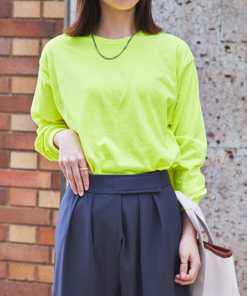 GILDAN（ギルダン）の「目黒蓮さん着用！【GILDAN】6.0オンス USA ウルトラコットンビッグシルエット 袖リブロングスリーブTシャツ 長袖Ｔシャツ 無地ロンT カットソー オーバーサイズ GL2400 MURS（Tシャツ/カットソー・レディース・ホワイト/ダークグレー/ブラック/オレンジ/ピンク/カーキ/ワイン/サックスブルー/サンドベージュ/ロイヤルブルー/ネイビー/ダークオレンジ/ダークブラウン/グリーン/ナチュラル/アッシュ/グレー/ヘザーチャコール/レモンイエロー/ダークグリーン/ゴールド/レッド/パープル・M/L/XL/S/2XL）」の17枚目の写真