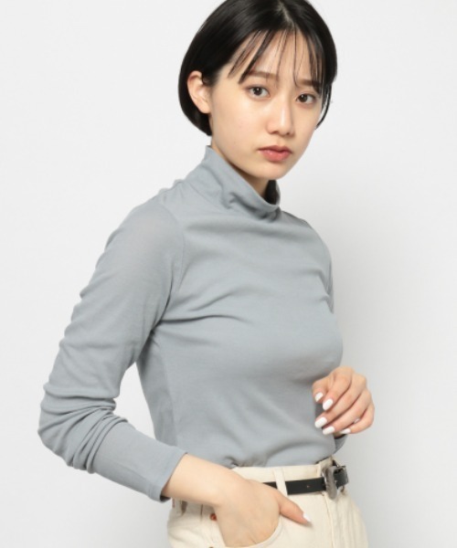 PAGEBOY(ページボーイ)の「シアーカットタートルプルオーバー(Tシャツ/カットソー・レディース・オフホワイト/ライトブルー/ブラック・FREE)」の1枚目の写真