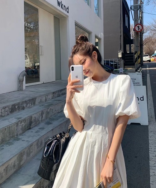 emi+（エミプラス）の「ボリューム袖 ロングワンピース（シャツワンピース・レディース・ホワイト/ブラック/ブルー/グリーン/ライトパープル/キャメル/ネイビー/グレー・FREE）」の11枚目の写真