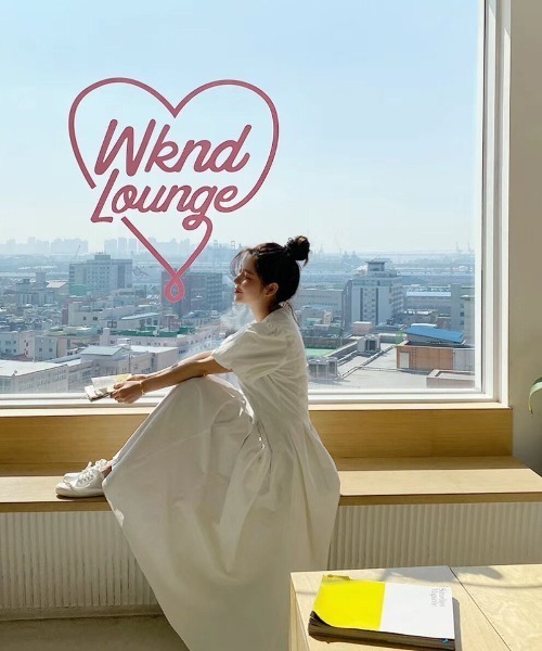 emi+（エミプラス）の「ボリューム袖 ロングワンピース（シャツワンピース・レディース・ホワイト/ブラック/ブルー/グリーン/ライトパープル/キャメル/ネイビー/グレー・FREE）」の17枚目の写真