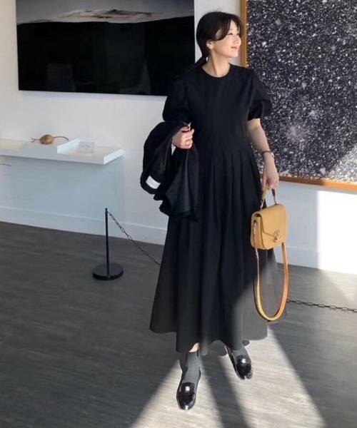 emi+（エミプラス）の「ボリューム袖 ロングワンピース（シャツワンピース・レディース・ホワイト/ブラック/ブルー/グリーン/ライトパープル/キャメル/ネイビー/グレー・FREE）」の19枚目の写真