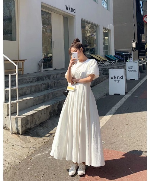 emi+（エミプラス）の「ボリューム袖 ロングワンピース（シャツワンピース・レディース・ホワイト/ブラック/ブルー/グリーン/ライトパープル/キャメル/ネイビー/グレー・FREE）」の14枚目の写真