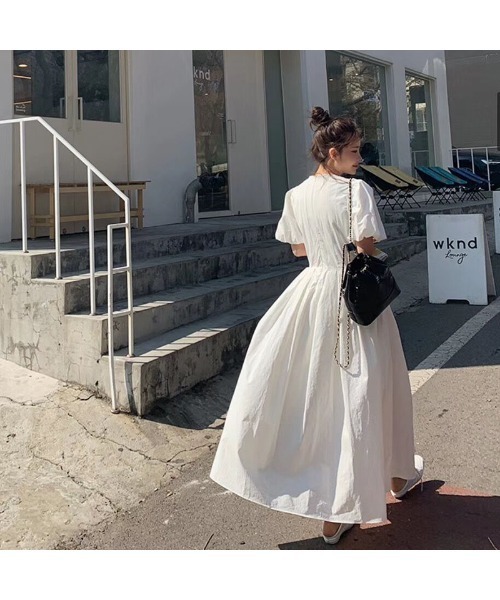 emi+（エミプラス）の「ボリューム袖 ロングワンピース（シャツワンピース・レディース・ホワイト/ブラック/ブルー/グリーン/ライトパープル/キャメル/ネイビー/グレー・FREE）」の9枚目の写真