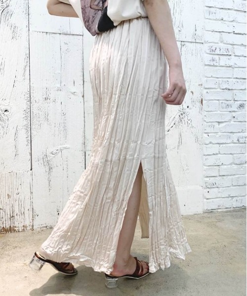 一点物　手刺繍　オーマスヘンデ　omas handeフリル付きロングスカート⭐️ 小花柄ワッシャースカート（スカート）｜Chico（チコ）のファッション