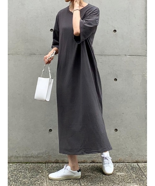 Day and Grade（デイアンドグレイド）の「ロゴマキシカットソーワンピース（ワンピース・レディース・グレイッシュベージュ・FREE）」の3枚目の写真