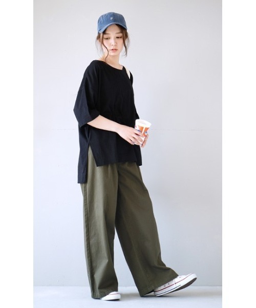 zootie（ズーティー）の「【余裕を生み出すサイドスリットT】 URBAN PLUS スリットTシャツ（Tシャツ/カットソー・レディース・カーキ/ライトブルー/ブラック/オフホワイト/ネイビー/マスタード/グレイッシュベージュ/グレイッシュブルー/チャコール/キャメル/パープル/イエロー系その他/ライトカーキ/ライトピンク/アイボリー/ラベンダー/ライトベージュ/ダークグリーン/ブラウン系その他/スモークピンク/テラコッタ・フリー）」の22枚目の写真