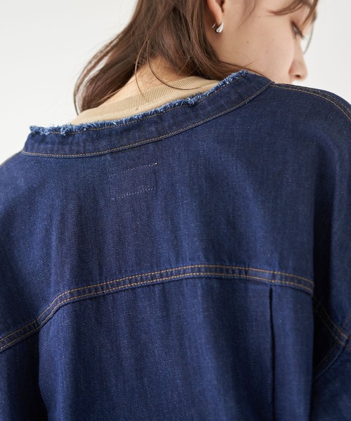 earth music&ecology(アースミュージックアンドエコロジー)の「COTTON USAデニム(ノーカラーBIG Gジャン)*(デニムジャケット・レディース・ダークインディゴブルー/ブルー系その他・FREE)」の15枚目の写真