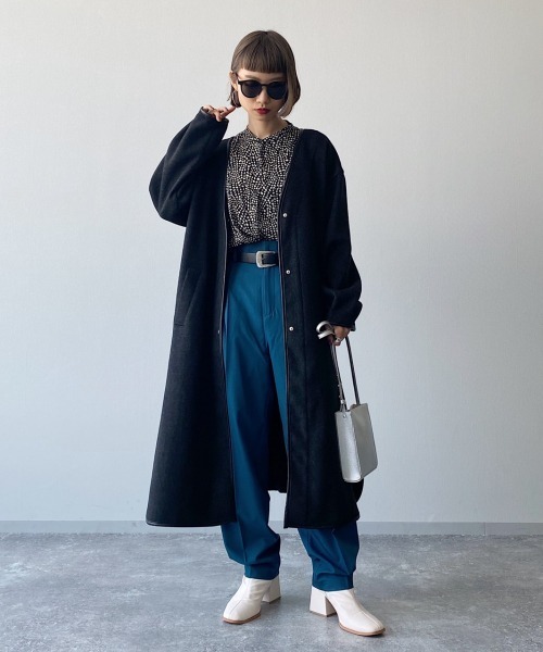 PAGEBOY(ページボーイ)の「Wフェイスパイピングコート(ロングコート/ノーカラーコート)(ダウンジャケット/コート・レディース・ブラック/グレイッシュベージュ・FREE)」の16枚目の写真