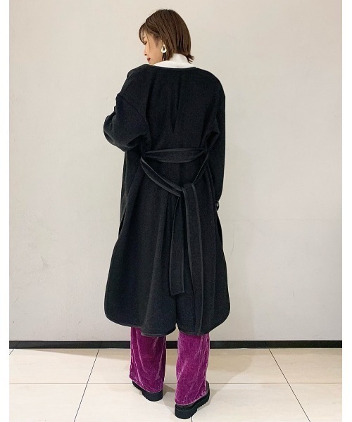 PAGEBOY(ページボーイ)の「Wフェイスパイピングコート(ロングコート/ノーカラーコート)(ダウンジャケット/コート・レディース・ブラック/グレイッシュベージュ・FREE)」の13枚目の写真