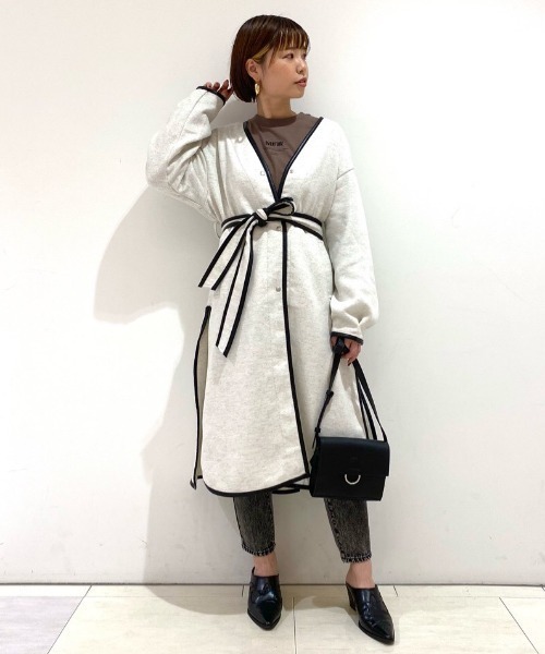 PAGEBOY(ページボーイ)の「Wフェイスパイピングコート(ロングコート/ノーカラーコート)(ダウンジャケット/コート・レディース・ブラック/グレイッシュベージュ・FREE)」の8枚目の写真