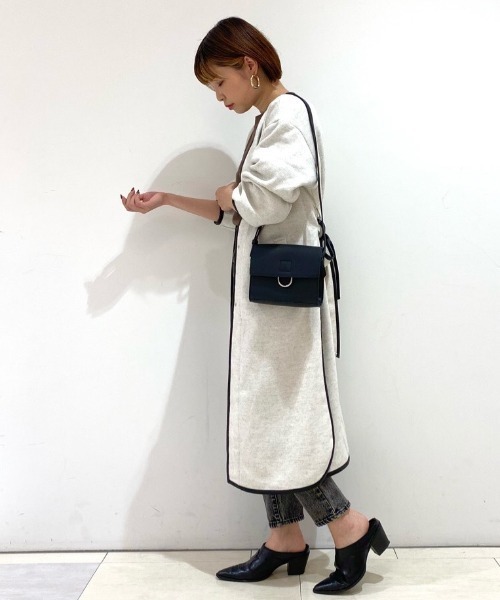 PAGEBOY(ページボーイ)の「Wフェイスパイピングコート(ロングコート/ノーカラーコート)(ダウンジャケット/コート・レディース・ブラック/グレイッシュベージュ・FREE)」の7枚目の写真