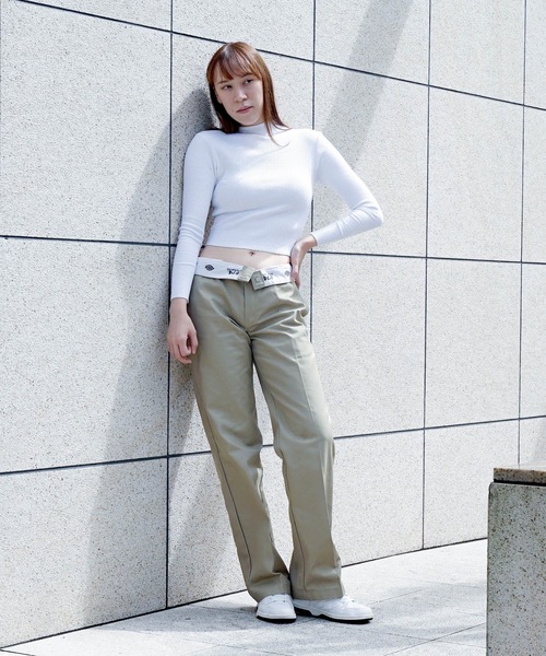 Dickies(ディッキーズ)の「【DICKIES/ディッキーズ】874ノータックワイドチノパンツ/ワークパンツ TCツイル(チノパンツ・レディース・ダークブラウン/カーキ/チャコールグレー/ブラック/ネイビー/ライトグリーン/ベージュ/ダークグリーン/シルバー・32inch/30inch/36inch/34inch)」の14枚目の写真