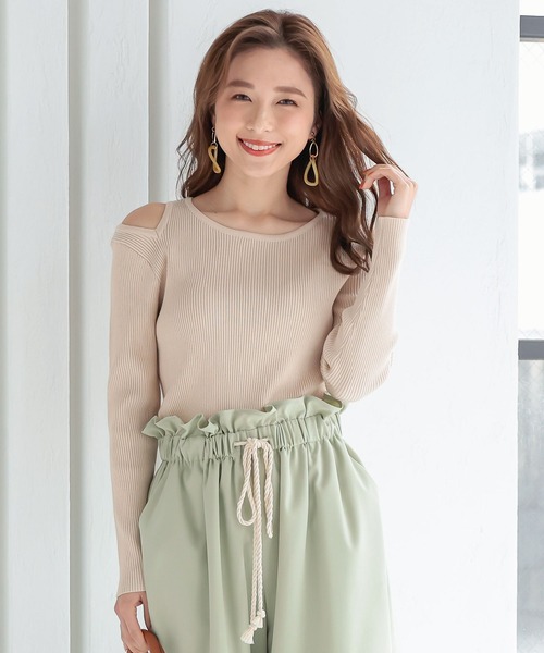 KOBE LETTUCE（コウベレタス）の「ショルダーカッティングニットトップス（ニット/セーター・レディース・アイボリー/ネイビー/オレンジ/パープル・FREE）」の2枚目の写真