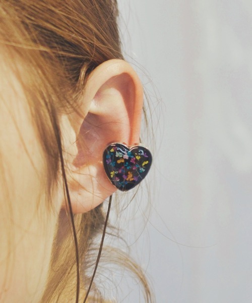 rehacer(レアセル)の「rehacer : Engage Heart Ear Cuff Made in Japan / エンゲージ ハート イヤーカフ メイドインジャパン(イヤーカフ・レディース・シルバー/ゴールド・FREE)」の1枚目の写真
