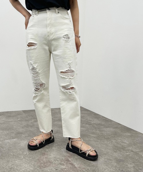 apres jour mignon(アプレジュールミニョン)の「クラッシュデニム 【ZOZOTOWN限定アイテム】(デニムパンツ・レディース・ライトブルー/グレー系その他/オフホワイト・LARGE/MEDIUM/SMALL/X-LARGE)」の1枚目の写真