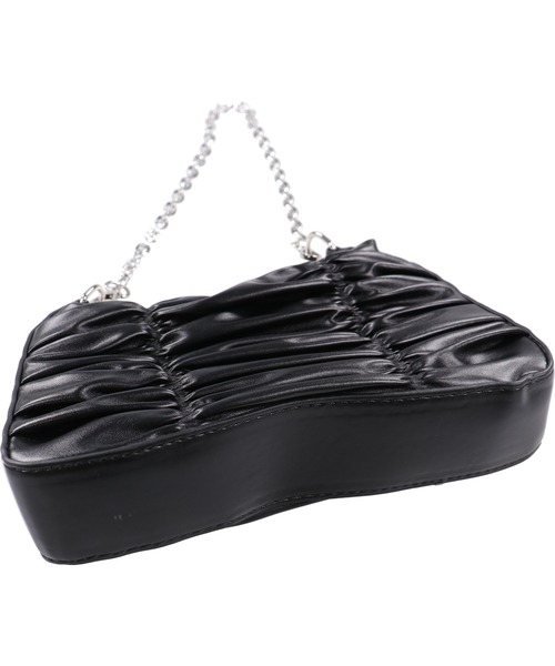 SPINNS（スピンズ）の「【2WAY仕様】フェイクレザーギャザーデザインショルダーバッグ（ショルダーバッグ・レディース・ブラック・ONESIZE）」の9枚目の写真