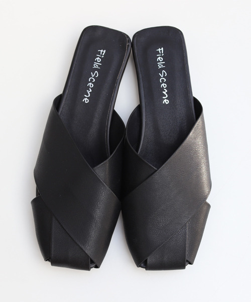 REAL CUBE（リアルキューブ）の「ミュールフラットサンダル（サンダル・レディース・ブラック/ベージュ/アイボリー・M/L）」の2枚目の写真