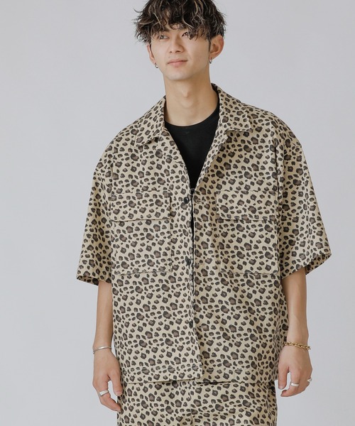 Beno(ビーノ)の「Chef’s Choice ワイドシルエット ダブルポケット CPO 半袖シャツ(シャツ/ブラウス・メンズ・チャコールグレー/ブラック/ベージュ/ネイビー/オフホワイト/オリーブ/インディゴブルー/ホワイト系その他/ブラック系その他/グレー系その他/ベージュ系その他/ストライプ/ワンウォッシュ/グレイッシュブルー/ネイビー×ホワイト・M/L/XL)」の1枚目の写真