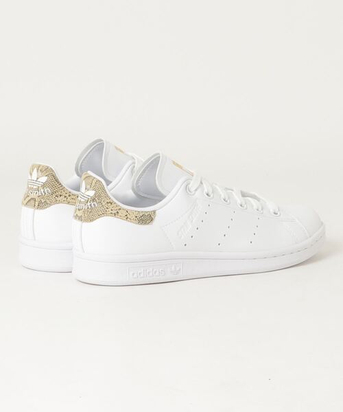 adidas(アディダス)の「adidas アディダス STAN SMITH スタンスミス GY5713 FWHT/CBLK/GDMT(スニーカー・メンズ・ホワイト系その他・26.0cm/27.0cm/26.5cm/23.0cm/25.5cm/24.0cm/25.0cm/23.5cm/28.5cm/22.5cm/28.0cm/27.5cm/22.0cm/29.0cm/30.0cm/24.5cm)」の2枚目の写真