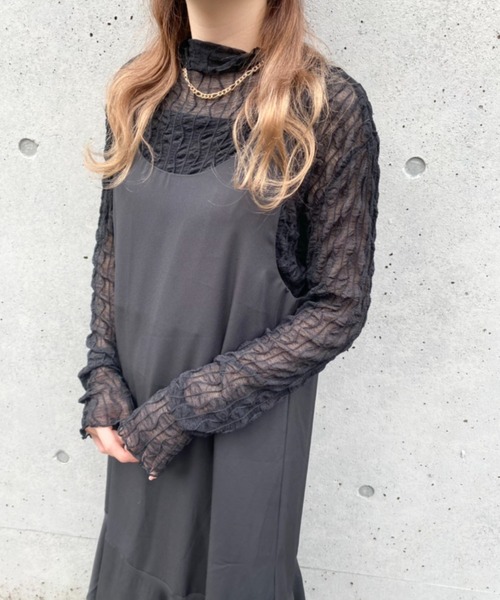 nemne store（ネンネストア）の「お絵かきをするウネウネシアーメロウインナー（Tシャツ/カットソー・レディース・ブラック/オフホワイト/マスタード・フリー）」の2枚目の写真