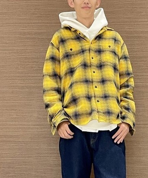 GAP（ギャップ）の「タックアウト フランネルシャツ（シャツ/ブラウス・メンズ・Olive /イエロー系その他/ホワイト系その他/グリーン系カモフラージュ/インディゴブルー/その他・XL/XS/L/M/S）」の4枚目の写真