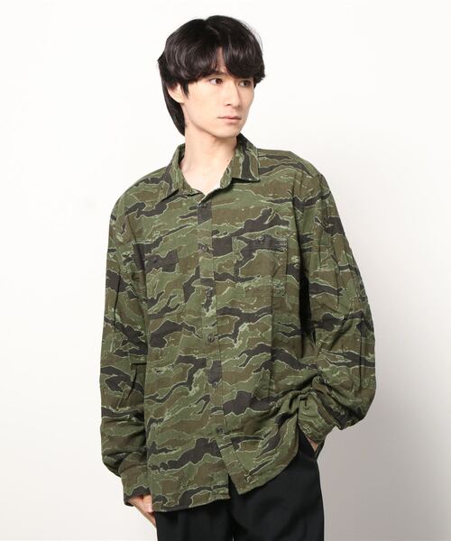 GAP（ギャップ）の「タックアウト フランネルシャツ（シャツ/ブラウス・メンズ・Olive /イエロー系その他/ホワイト系その他/グリーン系カモフラージュ/インディゴブルー/その他・XL/XS/L/M/S）」の22枚目の写真