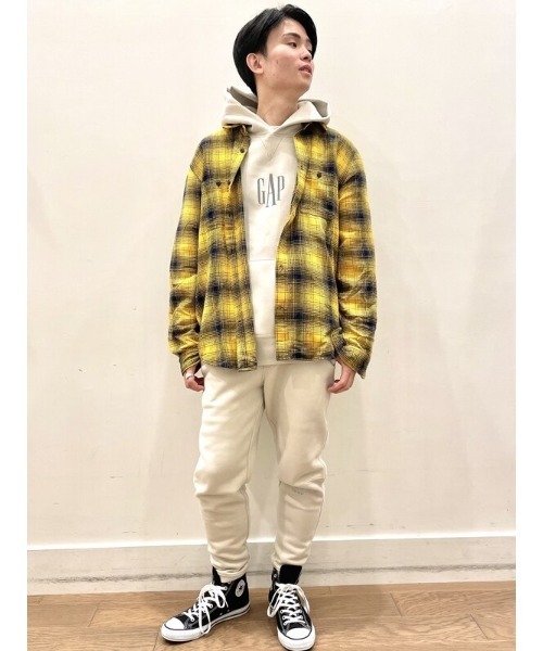 GAP（ギャップ）の「タックアウト フランネルシャツ（シャツ/ブラウス・メンズ・Olive /イエロー系その他/ホワイト系その他/グリーン系カモフラージュ/インディゴブルー/その他・XL/XS/L/M/S）」の12枚目の写真