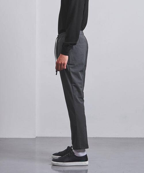 UNITED ARROWS(ユナイテッドアローズ)の「<UNITED ARROWS "COZY">ナイロン タフタ ギャザー イージーパンツ(その他パンツ・メンズ・ベージュ/グレー・S/M/L/XL)」の4枚目の写真