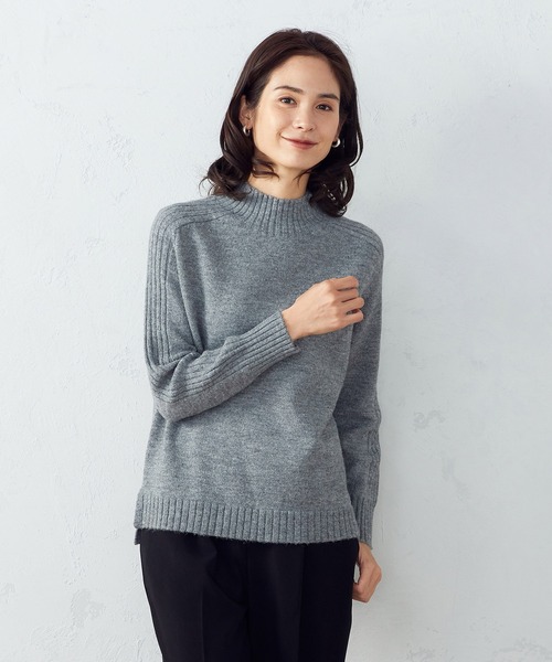 COMME CA ISM(コムサイズム)の「【WEB/一部店舗限定カラー:グレー、サックス】ハイネック ニット(ニット/セーター・レディース・グレー/サックスブルー/ベージュ/チャコール/ラベンダー/オレンジ/グレー系/ワイン/ブラック/ダークブラウン・LARGE/MEDIUM)」の5枚目の写真